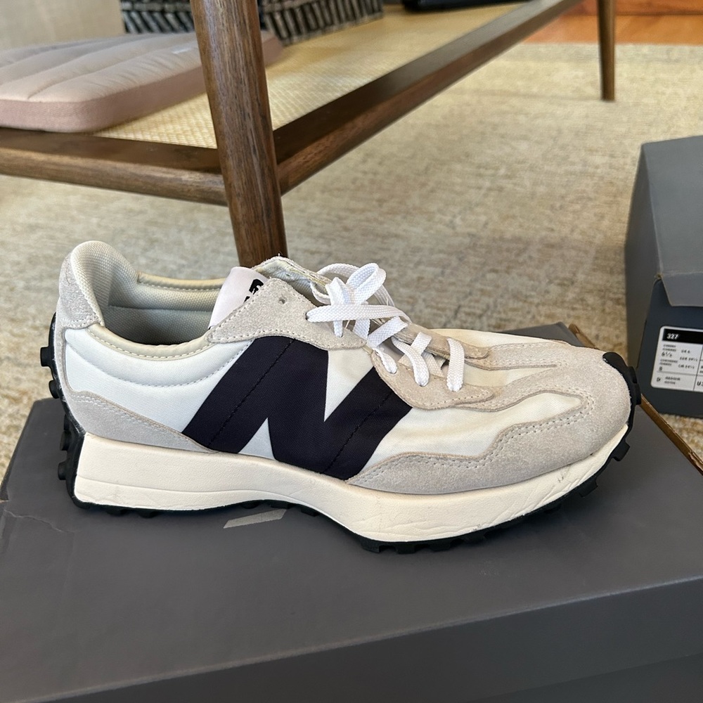 New Balance 327